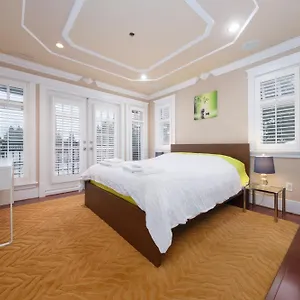 Oakridge Luxury Homestay , Vancouver Canada